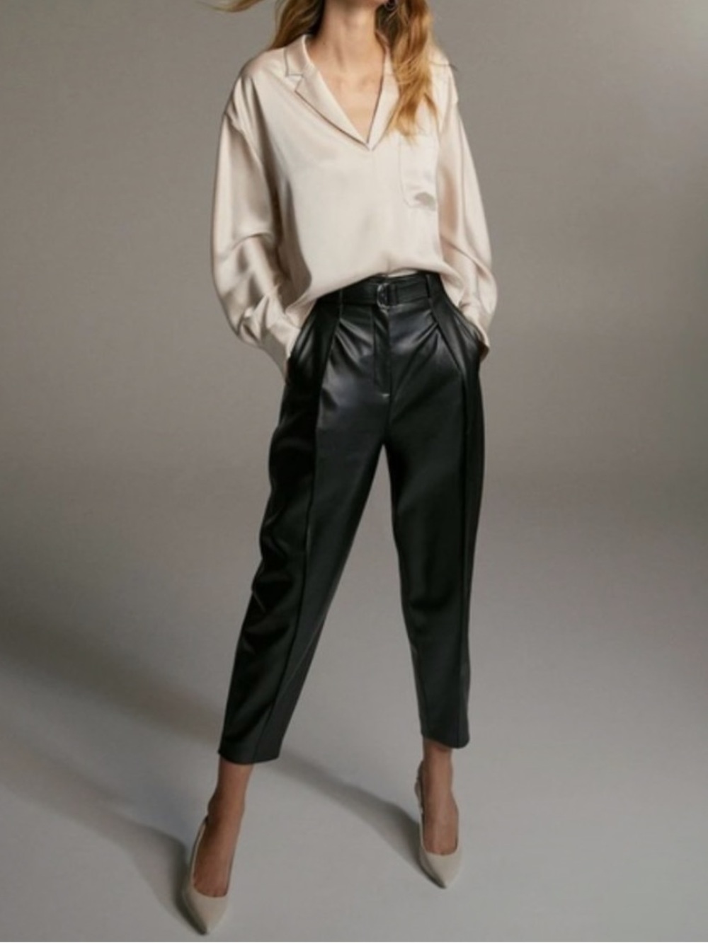 Aritzia Babaton Mayne Black Vegan Leather Trouser Pant - Size 6